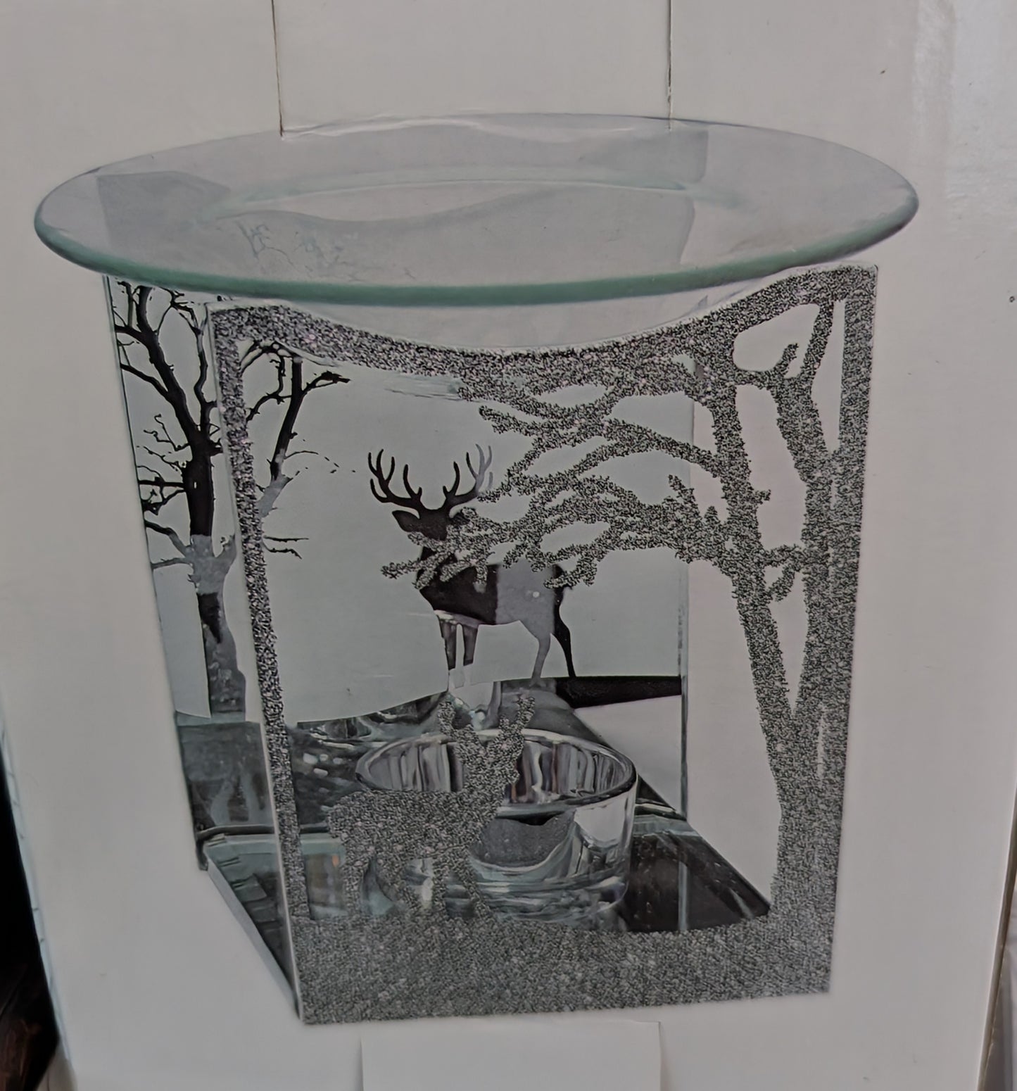 Glass reindeer scene burner